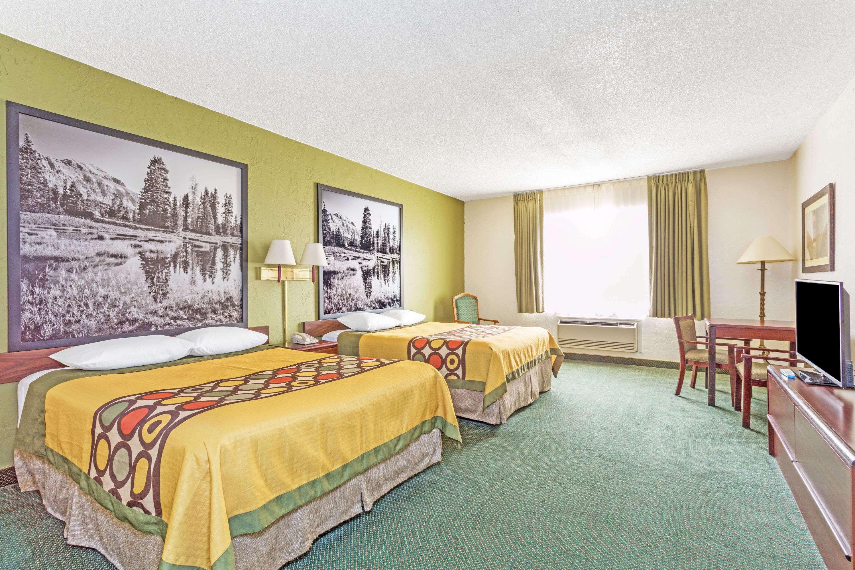 Super 8 By Wyndham Wendover Exterior photo